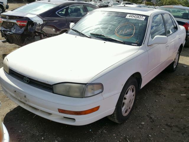 4T1VK13E3PU077909 - 1993 TOYOTA CAMRY WHITE photo 2