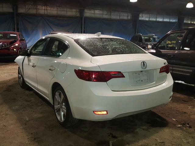 19VDE1F33FE003090 - 2015 ACURA ILX 20 WHITE photo 3