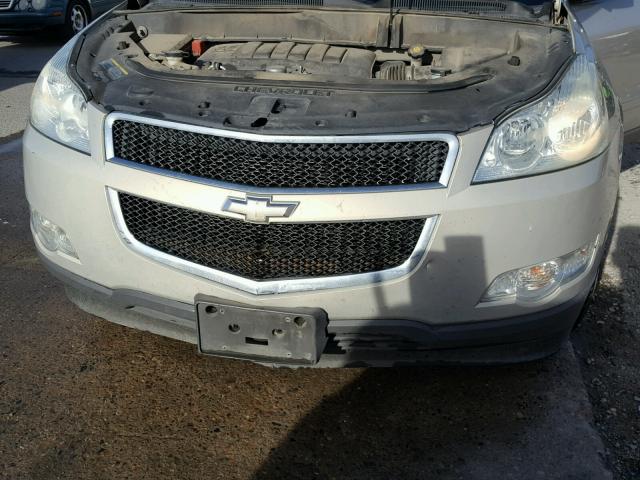 1GNLVFED4AS120894 - 2010 CHEVROLET TRAVERSE L TAN photo 7