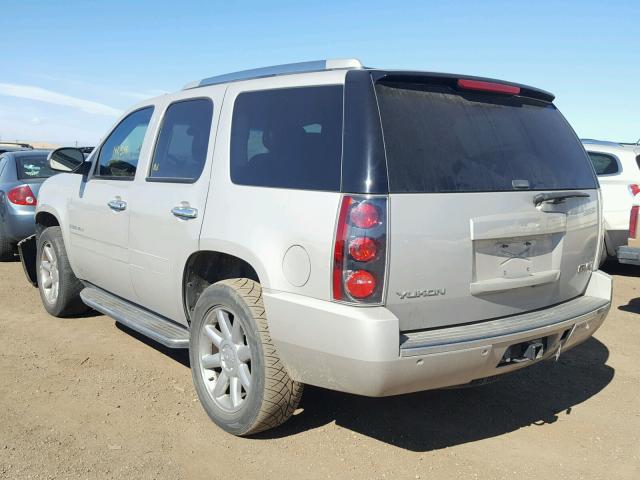 1GKFK638X7J346705 - 2007 GMC YUKON SILVER photo 3