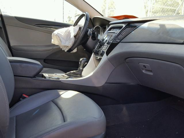 5NPEC4AB5CH385714 - 2012 HYUNDAI SONATA SE SILVER photo 5