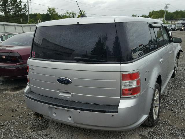 2FMGK5BCXABA85597 - 2010 FORD FLEX SE SILVER photo 4