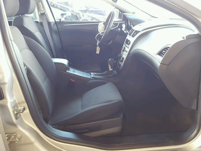 1G1ZC5E07CF104404 - 2012 CHEVROLET MALIBU 1LT SILVER photo 5