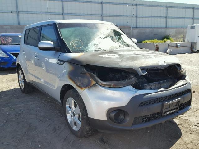 KNDJN2A20H7492811 - 2017 KIA SOUL SILVER photo 1