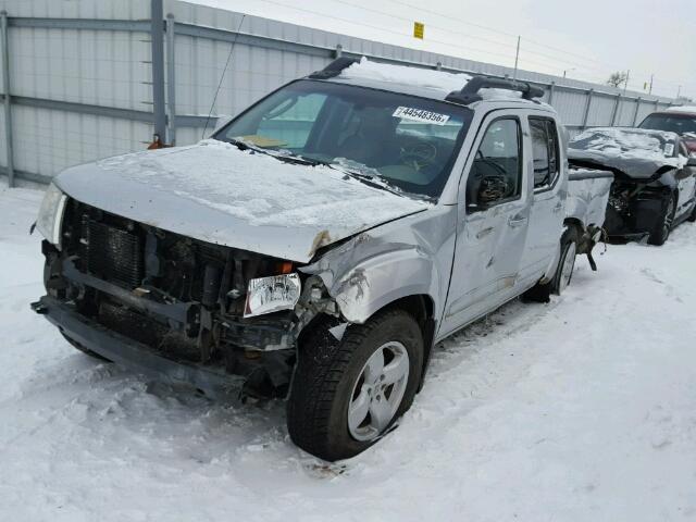 1N6AD07WX5C408396 - 2005 NISSAN FRONTIER C SILVER photo 2
