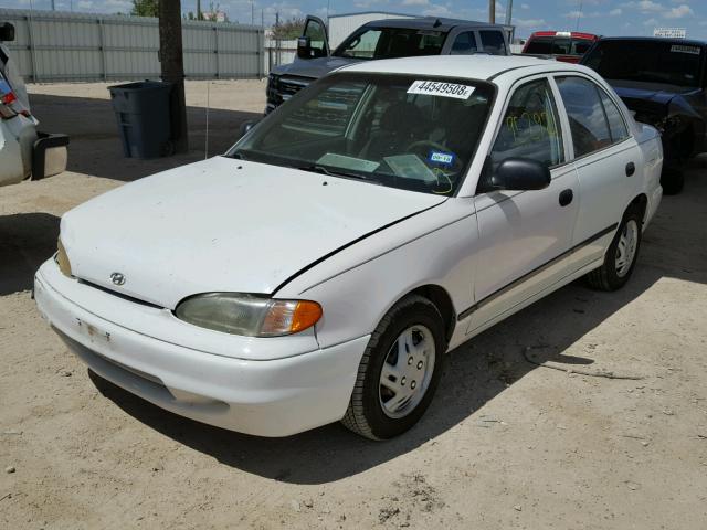 KMHVF14N5TU284458 - 1996 HYUNDAI ACCENT BAS WHITE photo 2