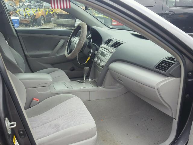 4T4BF3EK5AR054537 - 2010 TOYOTA CAMRY BASE CHARCOAL photo 5