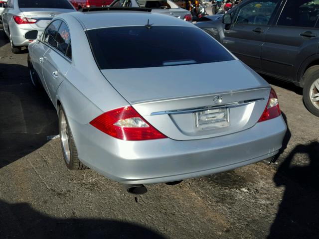 WDDDJ75X86A020051 - 2006 MERCEDES-BENZ CLS GRAY photo 3