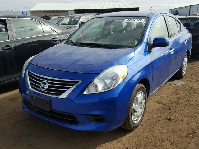 3N1CN7AP9EL803812 - 2014 NISSAN VERSA BLUE photo 2