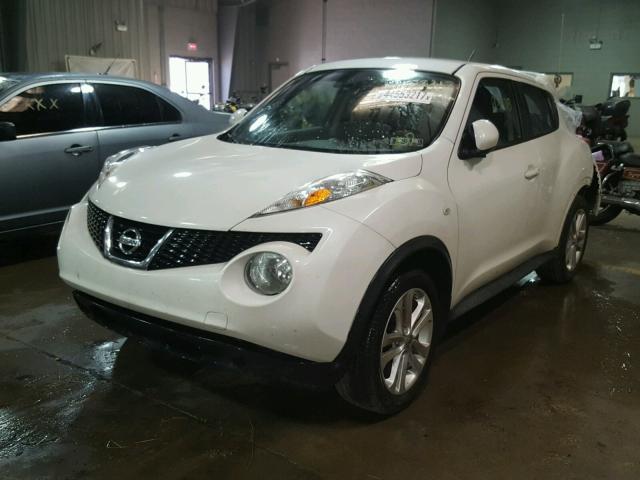 JN8AF5MV5DT206882 - 2013 NISSAN JUKE S WHITE photo 2