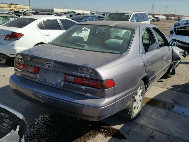 JT2BF28K5X0205972 - 1999 TOYOTA CAMRY LE ვერცხლისფერი ფოტო 4