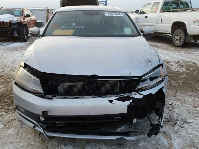 3VWD07AJ4FM259952 - 2015 VOLKSWAGEN JETTA SE Gümüş foto 9