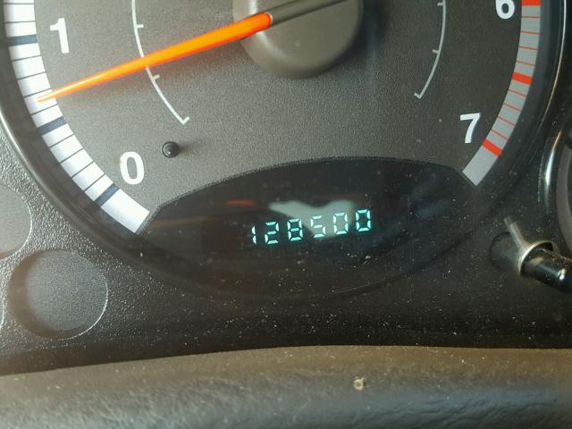 1J4GL38K45W641776 - 2005 JEEP LIBERTY RE TAN photo 8