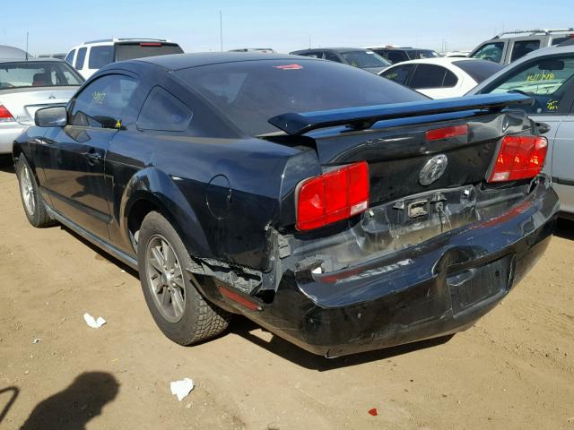 1ZVHT80N755187930 - 2005 FORD MUSTANG BLACK photo 3