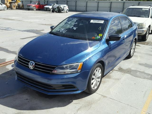 3VWD17AJ0FM285638 - 2015 VOLKSWAGEN JETTA BLUE photo 2