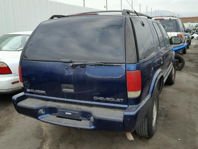 1GNDT13W412184032 - 2001 CHEVROLET BLAZER BLUE photo 4