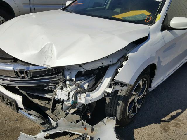 1HGCR2F32GA097031 - 2016 HONDA ACCORD LX WHITE photo 9