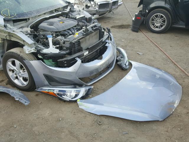 5NPDH4AE9FH584616 - 2015 HYUNDAI ELANTRA SE SILVER photo 9