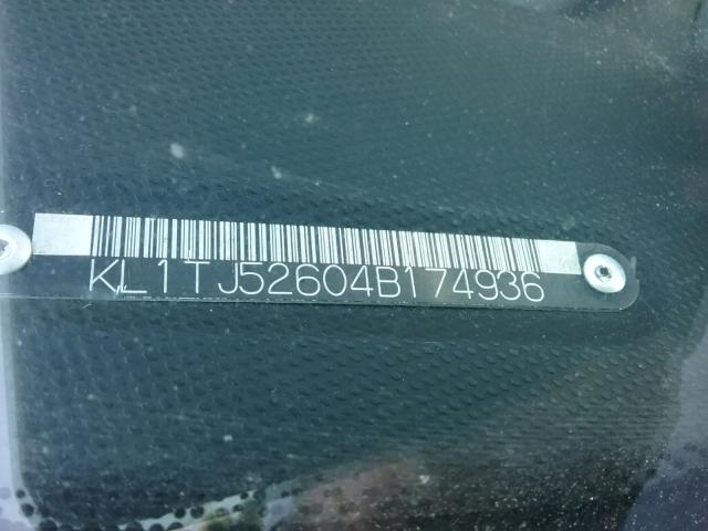 KL1TJ52604B174936 - 2004 CHEVROLET AVEO LS BLUE photo 10