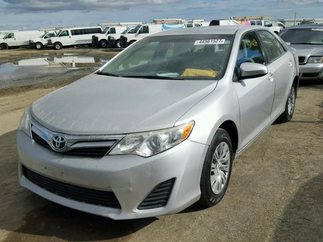 4T4BF1FK3CR264432 - 2012 TOYOTA CAMRY SILVER photo 2