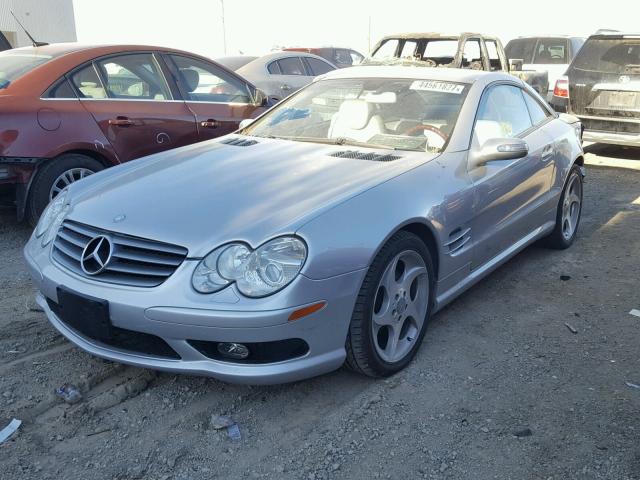 WDBSK75F94F069974 - 2004 MERCEDES-BENZ SL SILVER photo 2