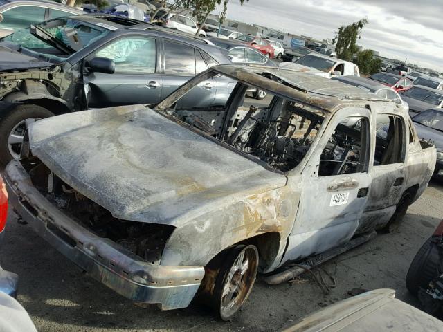 3GNEC12Z95G260759 - 2005 CHEVROLET AVALANCHE SILVER photo 2