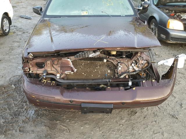 2FAFP71W0YX160383 - 2000 FORD CROWN VICT BURGUNDY photo 7