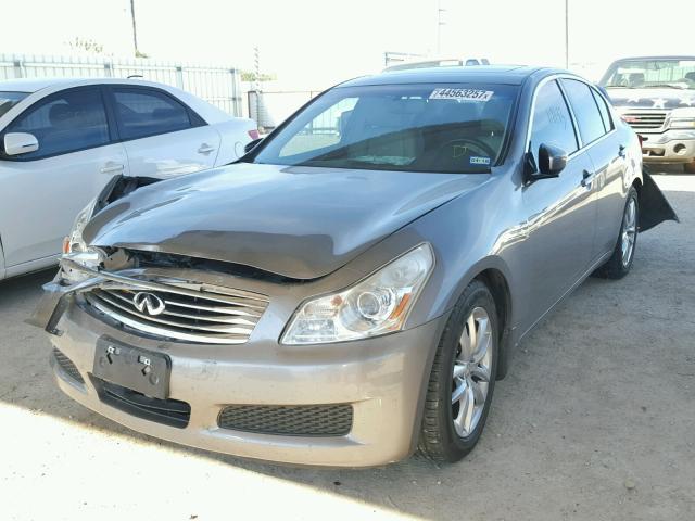 JNKCV61E79M302174 - 2009 INFINITI G37 BASE GRAY photo 2