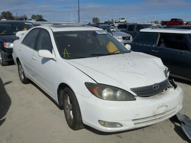 JTDBE32KX20061935 - 2002 TOYOTA CAMRY LE WHITE photo 1