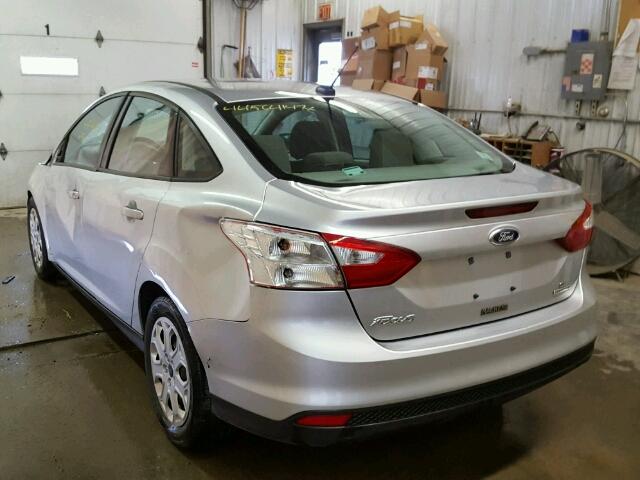 1FAHP3F2XCL422617 - 2012 FORD FOCUS SILVER photo 3