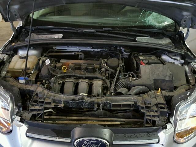 1FAHP3F2XCL422617 - 2012 FORD FOCUS SILVER photo 7