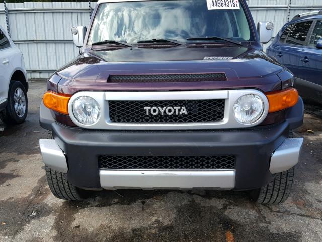 JTEBU11F970037625 - 2007 TOYOTA FJ CRUISER MAROON photo 9