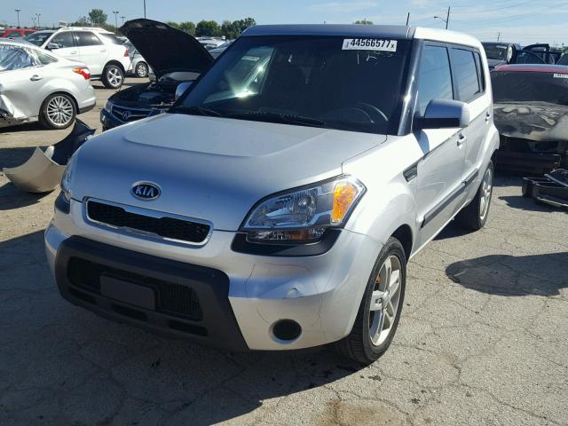 KNDJT2A27B7723216 - 2011 KIA SOUL + SILVER photo 2