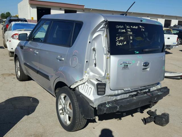 KNDJT2A27B7723216 - 2011 KIA SOUL + SILVER photo 3