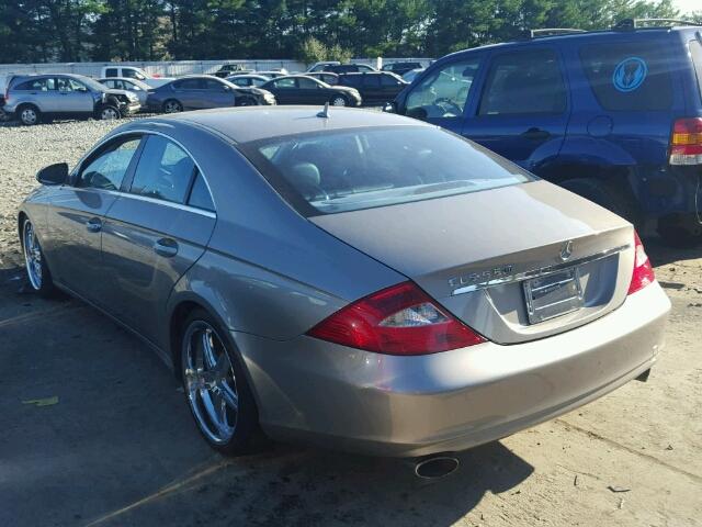 WDDDJ72X47A105524 - 2007 MERCEDES-BENZ CLS 550 GRAY photo 3