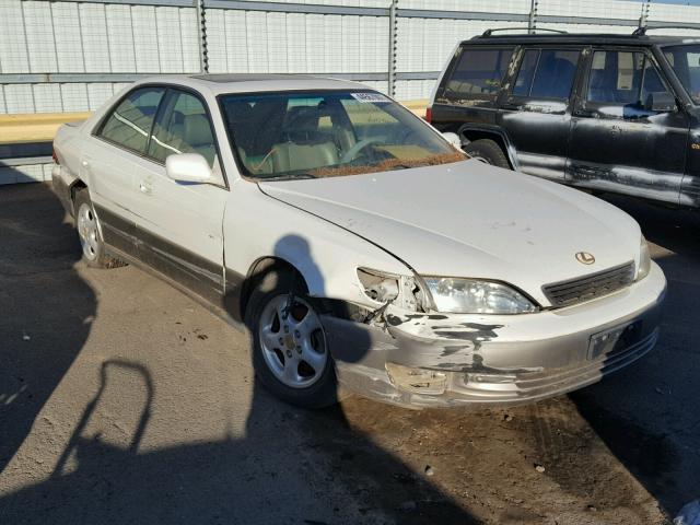 JT8BF22G7V0043558 - 1997 LEXUS ES 300 WHITE photo 1