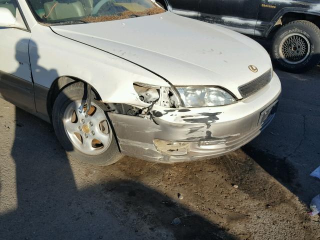 JT8BF22G7V0043558 - 1997 LEXUS ES 300 WHITE photo 9