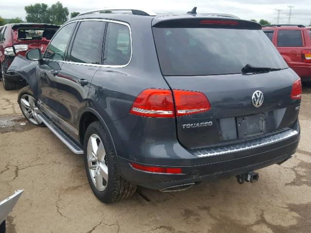 WVGEP9BP2DD001337 - 2013 VOLKSWAGEN TOUAREG V6 CHARCOAL photo 3