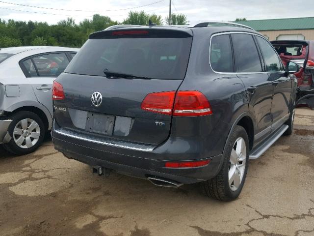 WVGEP9BP2DD001337 - 2013 VOLKSWAGEN TOUAREG V6 CHARCOAL photo 4