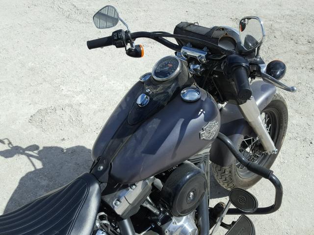 1HD1JRV3XEB025572 - 2014 HARLEY-DAVIDSON FLS SOFTAI 灰色 照片 5