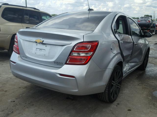1G1JB5SH7H4153406 - 2017 CHEVROLET SONIC LS 银色 照片 4
