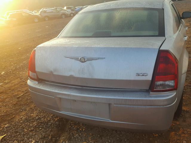 2C3KA43R47H618553 - 2007 CHRYSLER 300 SILVER photo 9