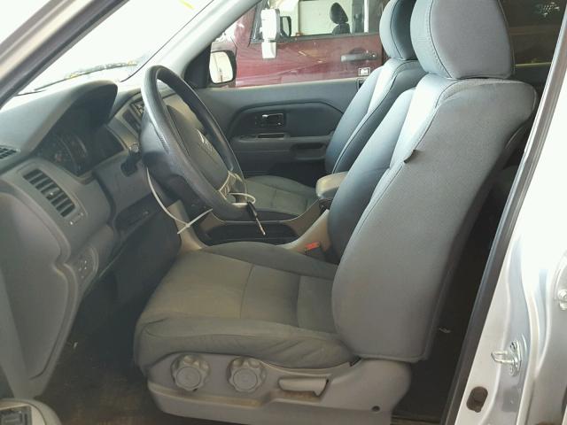 5FNYF18136B029636 - 2006 HONDA PILOT LX SILVER photo 5