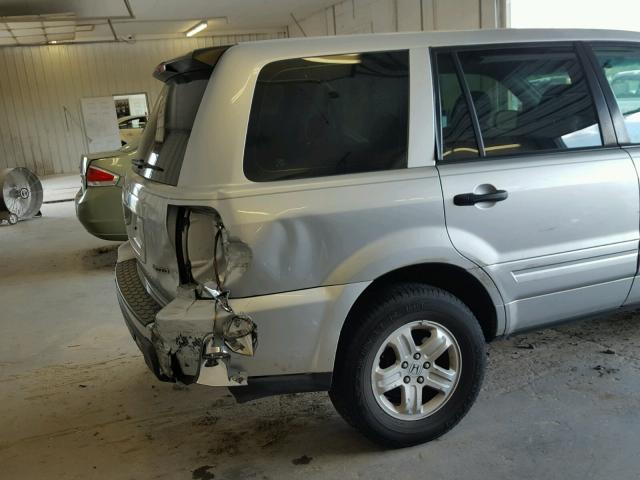 5FNYF18136B029636 - 2006 HONDA PILOT LX SILVER photo 9