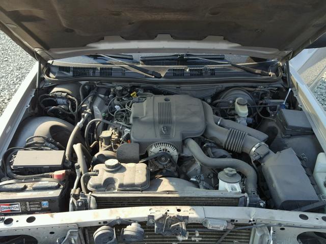 2FAFP74W84X178006 - 2004 FORD CROWN VICT SILVER photo 7