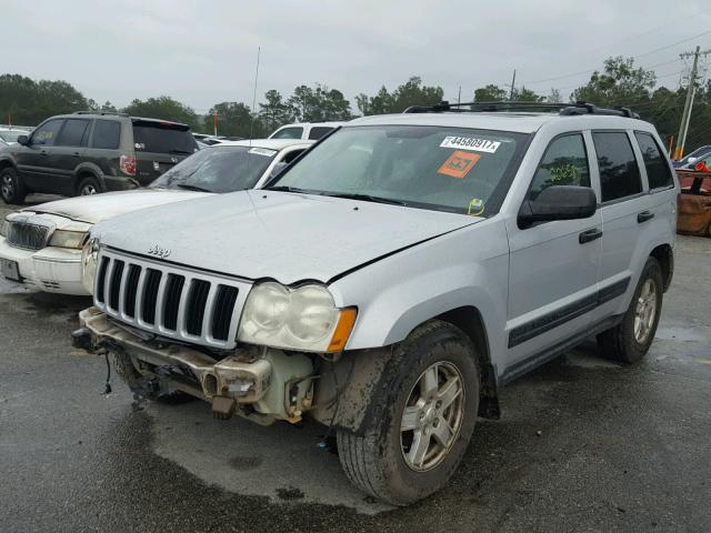 1J4GS48NX5C533358 - 2005 JEEP GRAND CHER SILVER photo 2