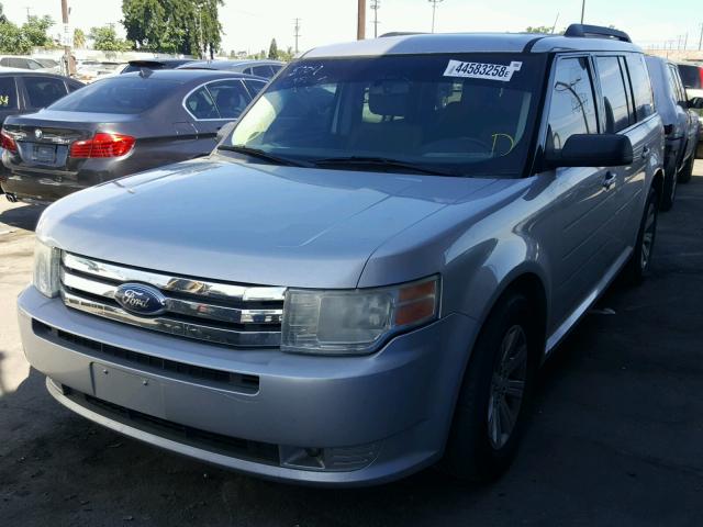 2FMDK51C69BA24067 - 2009 FORD FLEX SE SILVER photo 2