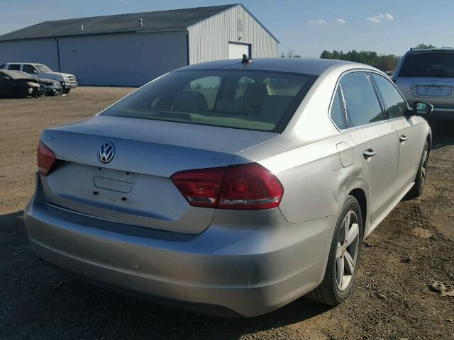 1VWBP7A33DC064198 - 2013 VOLKSWAGEN PASSAT SE SILVER photo 4