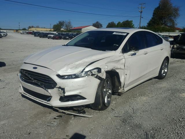 3FA6P0H91DR285344 - 2013 FORD FUSION SE WHITE photo 2