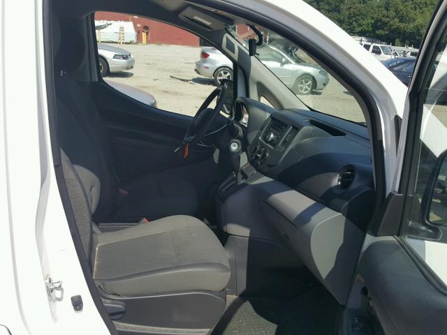 3N63M0YN6HK698942 - 2017 CHEVROLET CITY EXPRE WHITE photo 5